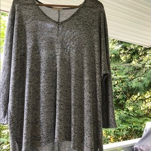 Olivia Rae Tunic Black/White Blended Size L